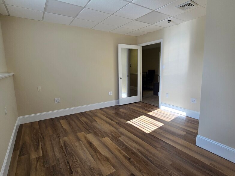 More Photos Of 25 E Route 37, Toms River Office For Sale