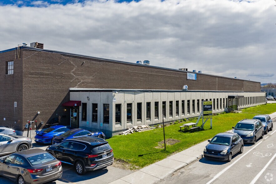 More Photos Of 401-425 Blvd Montpellier, Montréal Warehouse For Lease