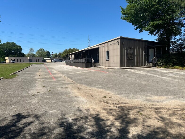 More Photos Of 2718 Gilmer Rd, Longview Restaurant For Sale