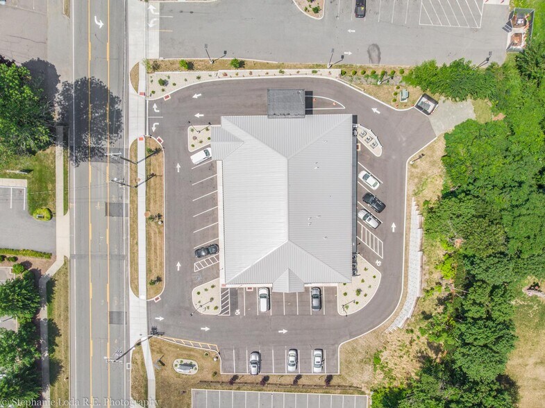 More Photos Of 1336 E Main St, Meriden Freestanding For Lease