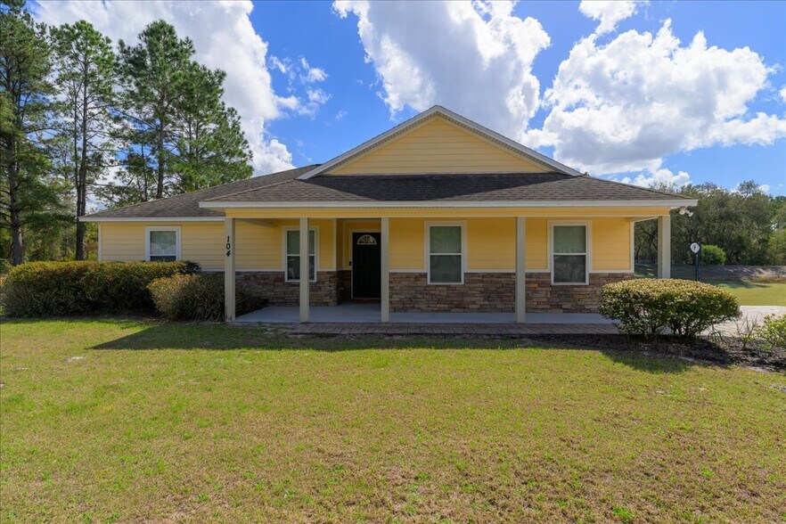 More Photos Of 100 Pilothouse Ct, Palatka Multifamily For Sale