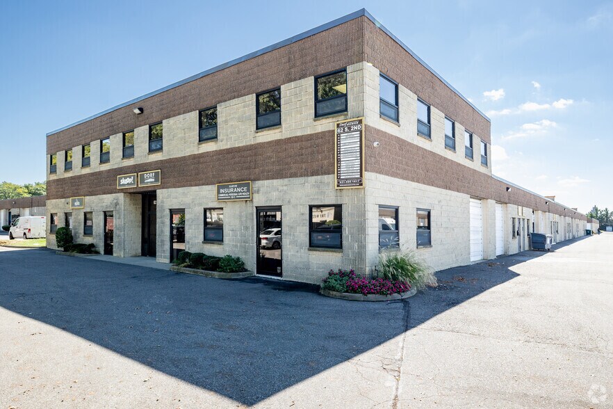 Primary Photo Of 62 S 2nd St, Deer Park Warehouse For Lease