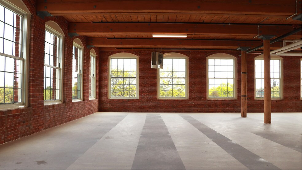 More Photos Of 165 Thorndike St, Lowell Apartments For Sale