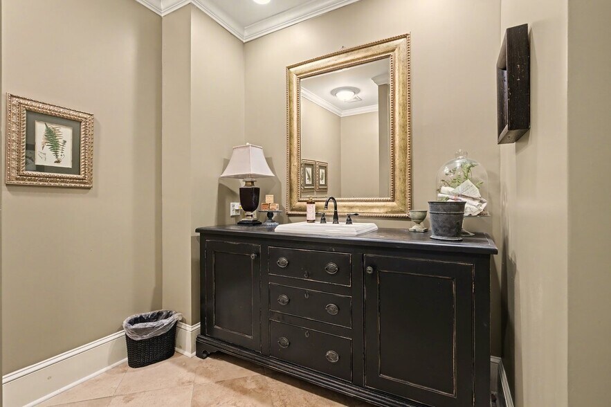 More Photos Of 236 Washington Ave, Marietta Office Residential For Sale