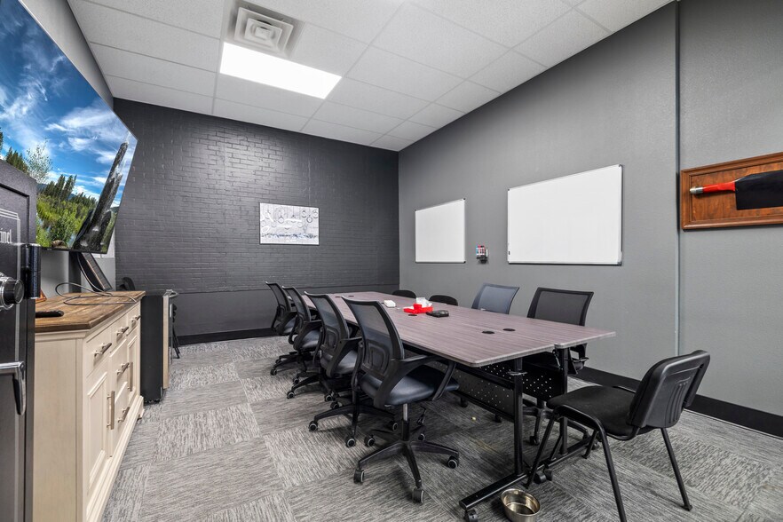 More Photos Of 324 Jefferson St, Fort Collins Warehouse For Lease