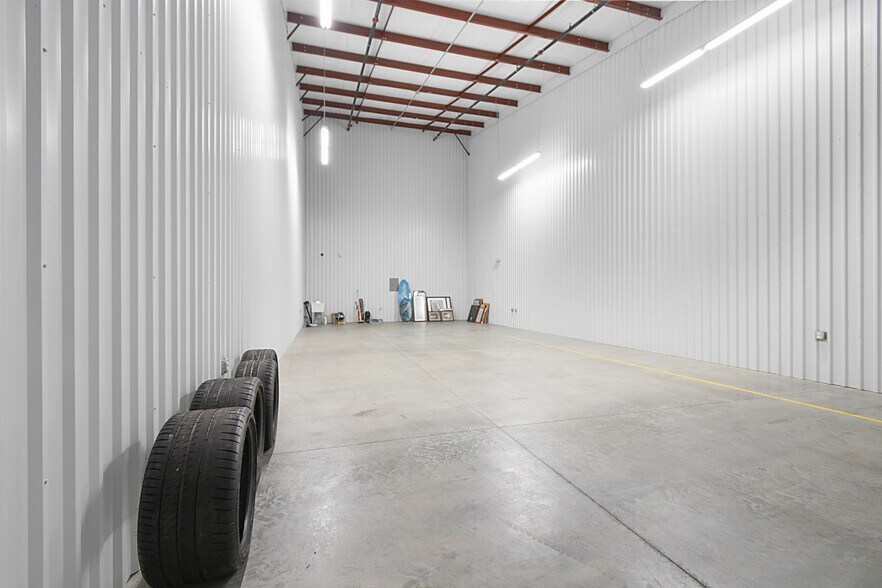 More Photos Of 757 Saint Johns Bluff Rd N, Jacksonville Warehouse For Sale