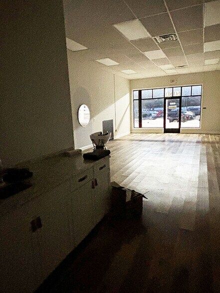 More Photos Of 6066-6084 S 12th St, Kalamazoo Storefront Retail Office For Lease