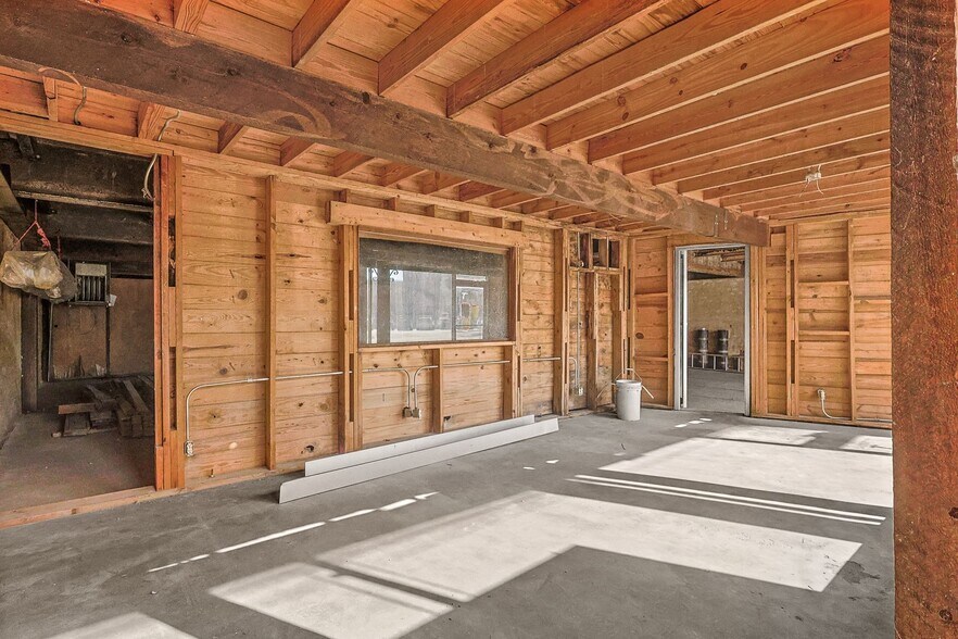 More Photos Of 125 S Waco St, Hillsboro Office For Lease