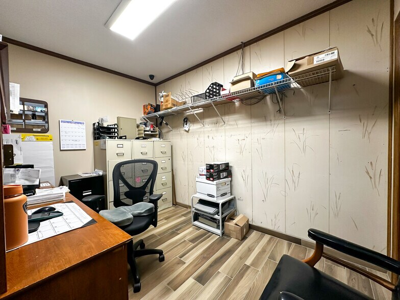More Photos Of 3231 Drane Field Rd, Lakeland Industrial For Lease