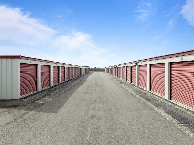 More Photos Of 4704 Drott Dr, Janesville Self Storage For Sale