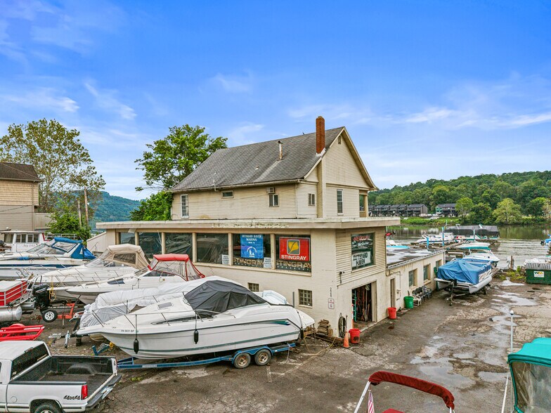 More Photos Of 228 Arch St, Verona Marina For Sale