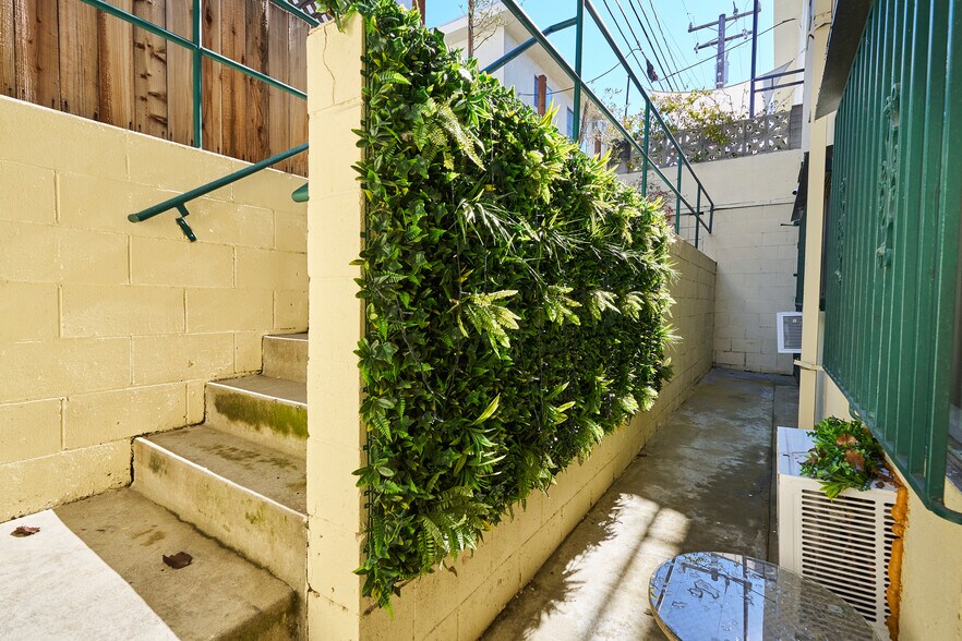 More Photos Of 540 N Orlando Ave, Los Angeles Apartments For Sale