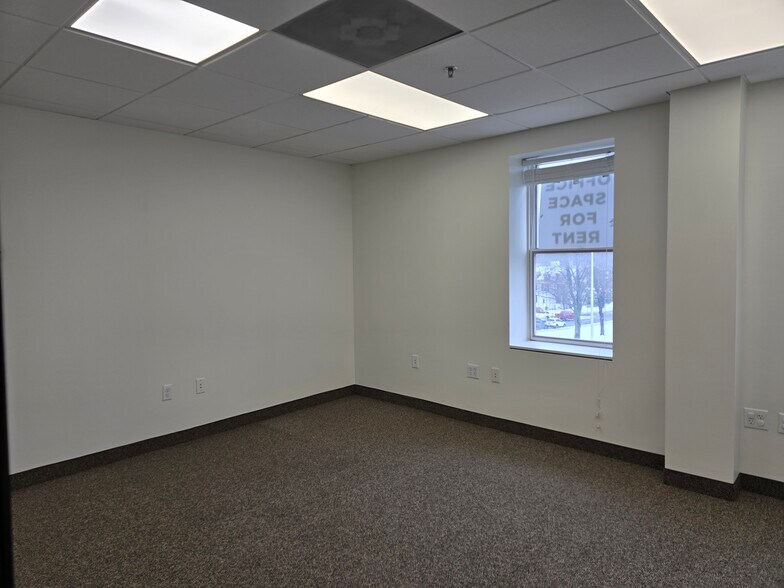 More Photos Of 7 N Pleasant St, Amherst Office For Lease