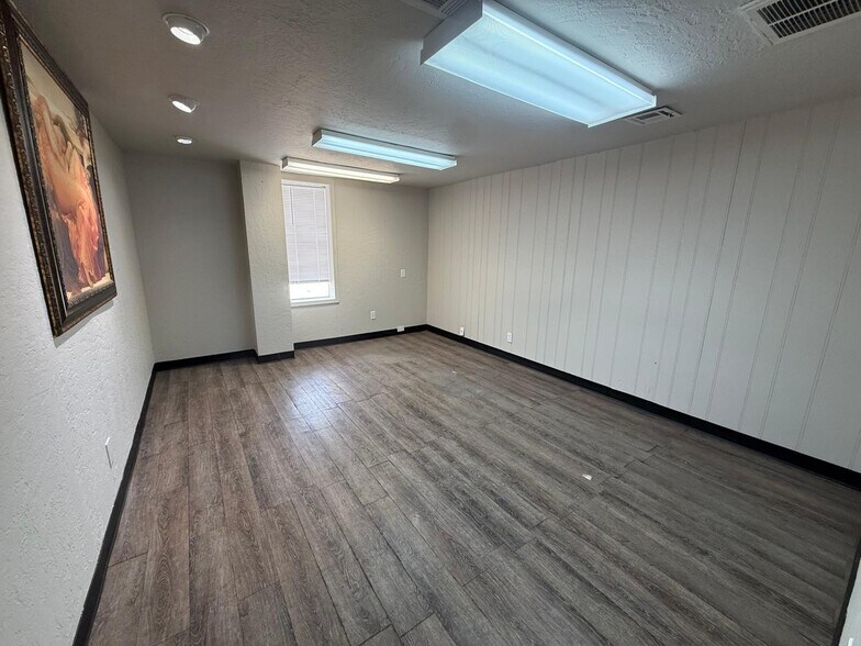 More Photos Of 7700 Melrose Ln, Oklahoma City Unknown For Lease