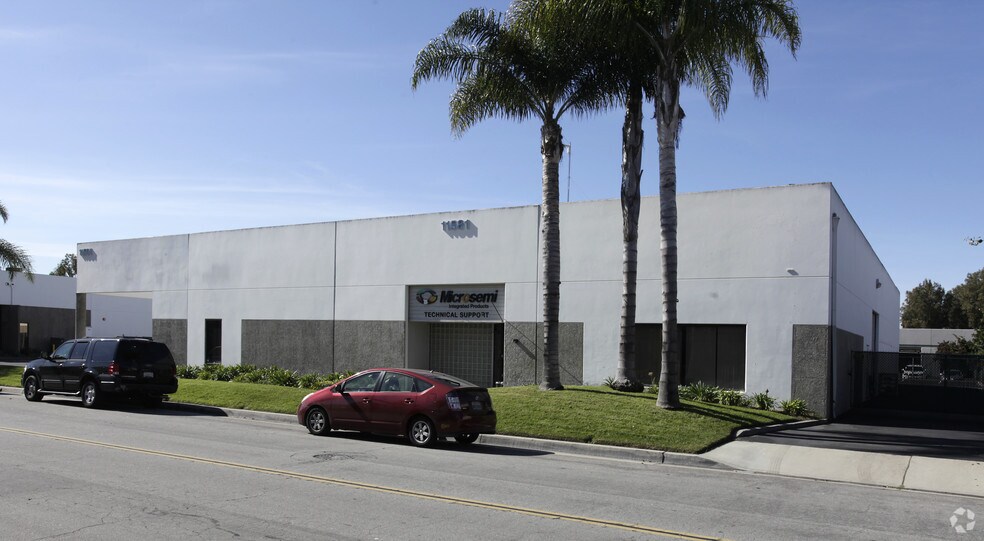 More Photos Of 11591 Markon Dr, Garden Grove Warehouse For Lease