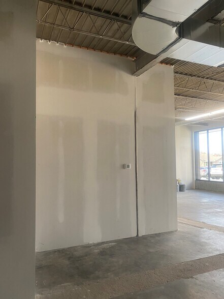 More Photos Of 1019 S Quincy Ave, Tulsa Storefront Retail Office For Lease