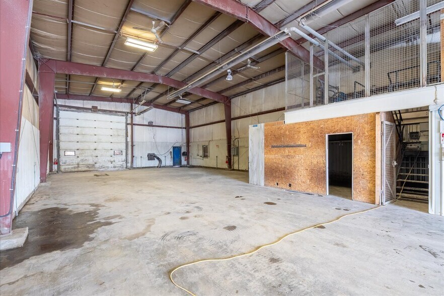 More Photos Of 51001 Range 192 rd, Tofield Industrial For Sale