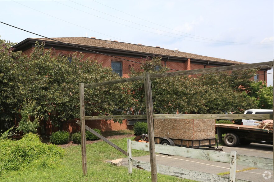 More Photos Of 10515-10535 Crestwood Dr, Manassas Medical For Lease