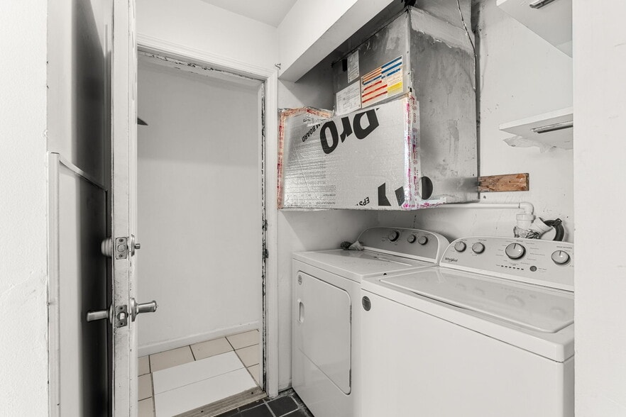 More Photos Of 1592 Jimmy Buffet Mem Hwy, Satellite Beach Office Residential For Sale