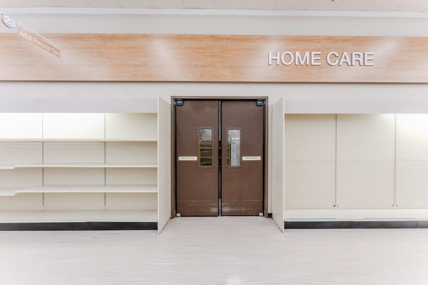 More Photos Of 4500 Commercial St SE, Salem Freestanding For Lease