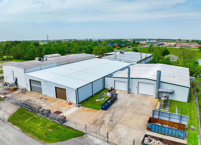 More Photos Of 4725 Lawndale St, La Marque Light Manufacturing For Lease