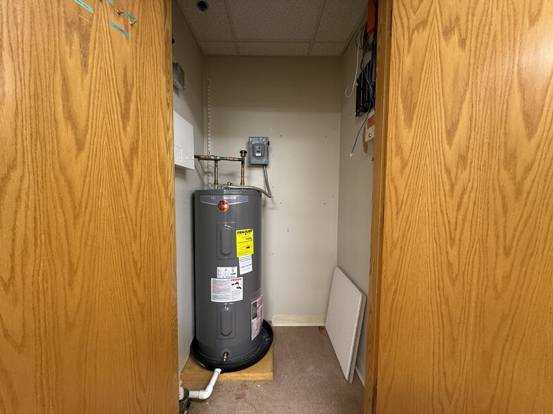 More Photos Of 33 Bartlett St, Lowell Medical For Lease