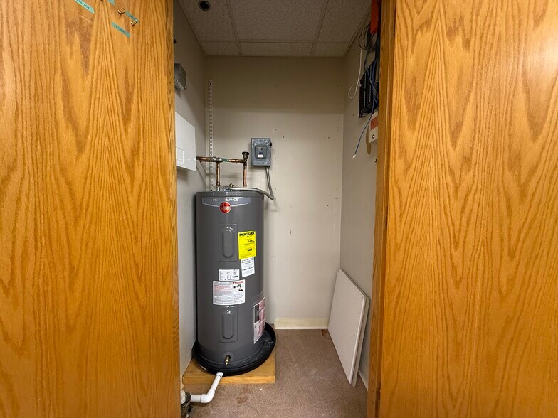 More Photos Of 33 Bartlett St, Lowell Medical For Lease