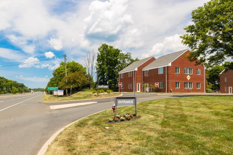 More Photos Of 821-824 Courtyard Dr, Hillsborough Office For Lease