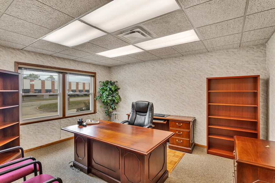 More Photos Of 50 Seco Rd, Monroeville Office For Sale