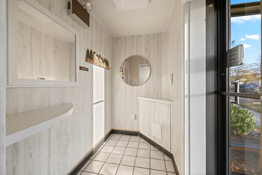 More Photos Of 123 W Main St, Trappe Medical For Sale