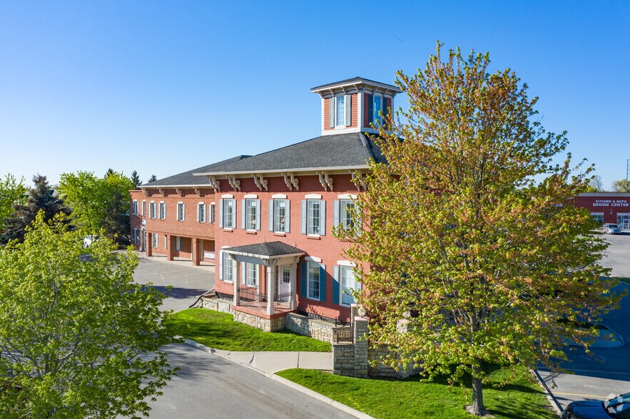 More Photos Of 4300-4356 E Grand River Ave, Howell Office For Sale