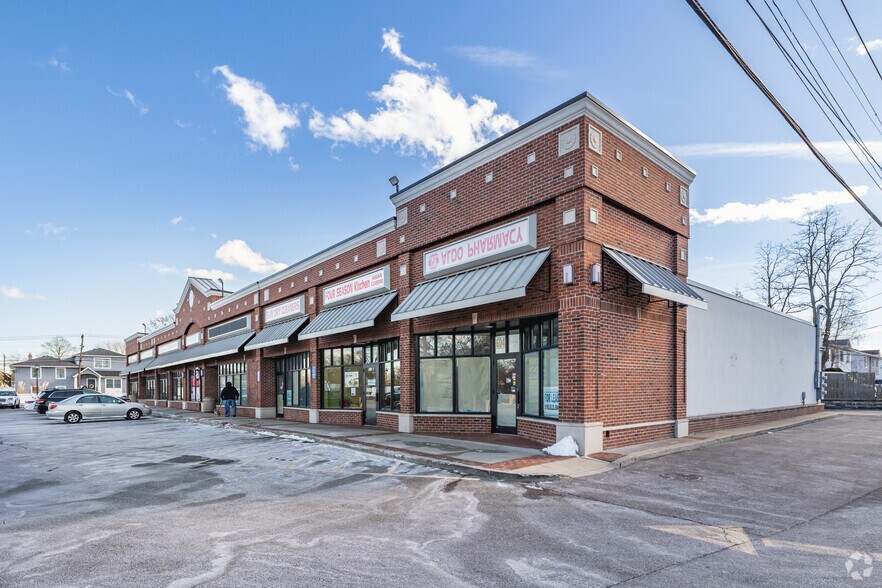 Primary Photo Of 604-626 Union Blvd, West Islip General Retail For Lease