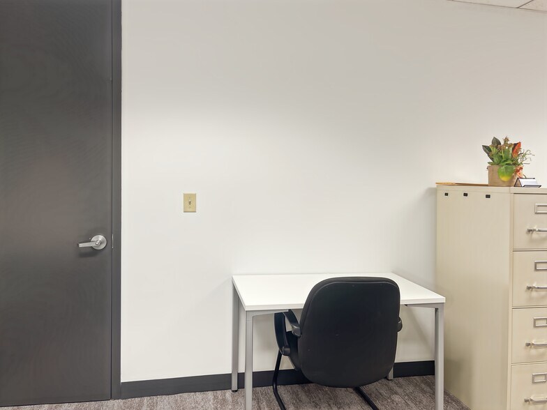 More Photos Of RXR Plz, Uniondale Coworking Space