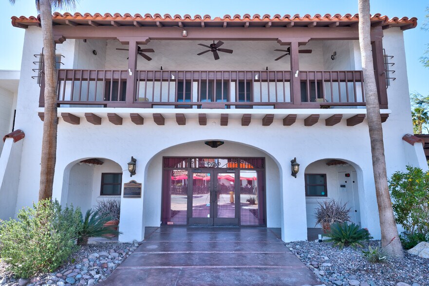 More Photos Of 369 N Palm Canyon Dr, Palm Springs Restaurant For Lease