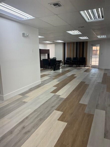 More Photos Of 287-289 E Oakland Park Blvd, Oakland Park Office For Lease