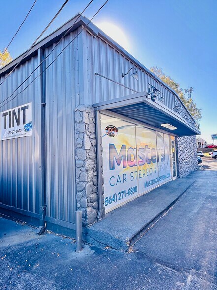 More Photos Of 1253 S Pleasantburg Dr, Greenville General Retail For Sale