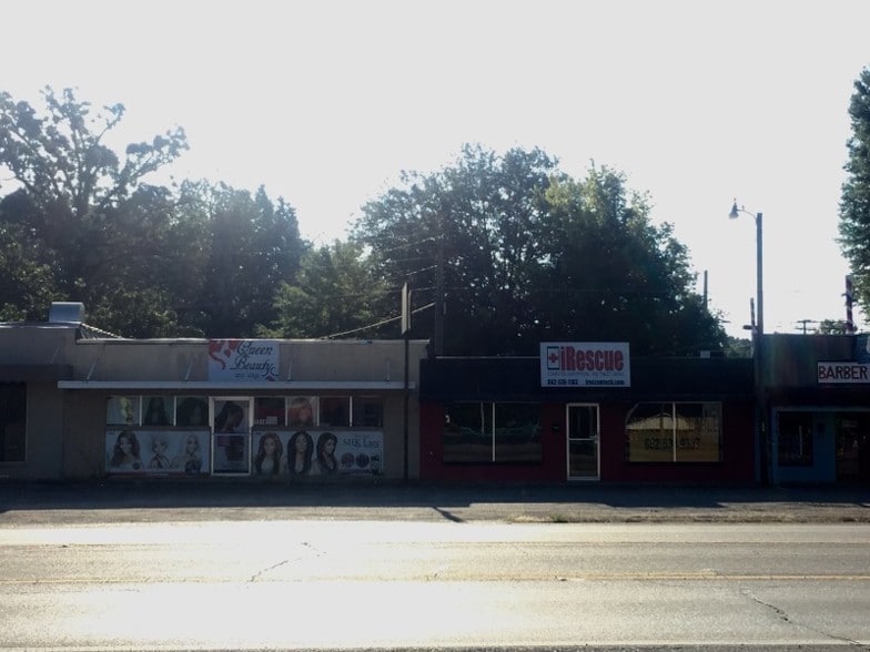 More Photos Of 1312-1314 City Ave N, Ripley Storefront For Sale