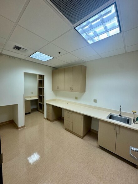 More Photos Of 2342 Professional Pky, Santa Maria Medical For Sale