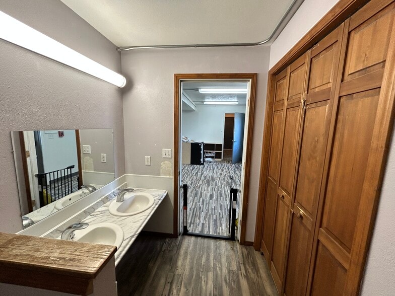 More Photos Of 1065 Tefft St, Corvallis Office For Lease