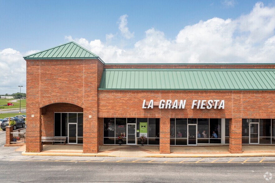 More Photos Of 9730-9770 Highway 69 S, Tuscaloosa Storefront For Lease
