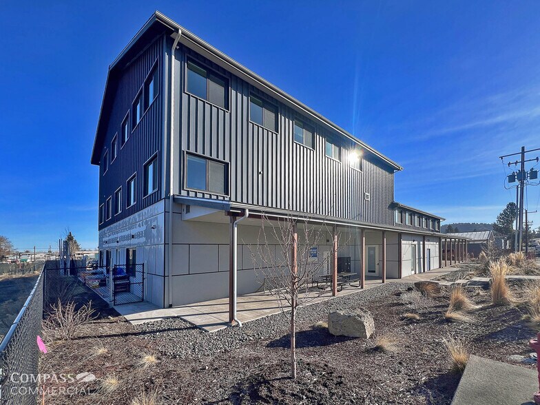 More Photos Of 150 NE Hawthorne Ave, Bend Office For Lease