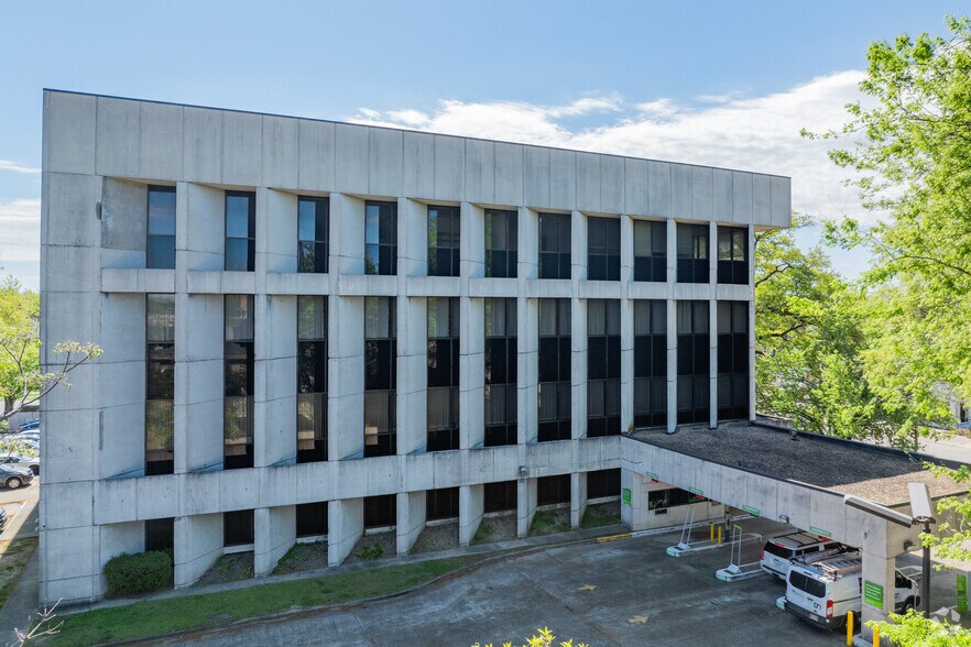 More Photos Of 544 S Main St, Greenville Office For Lease