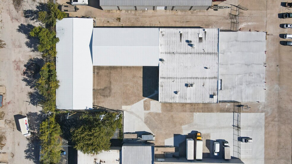 More Photos Of 1221 Barron Way, Fort Worth Distribution For Lease
