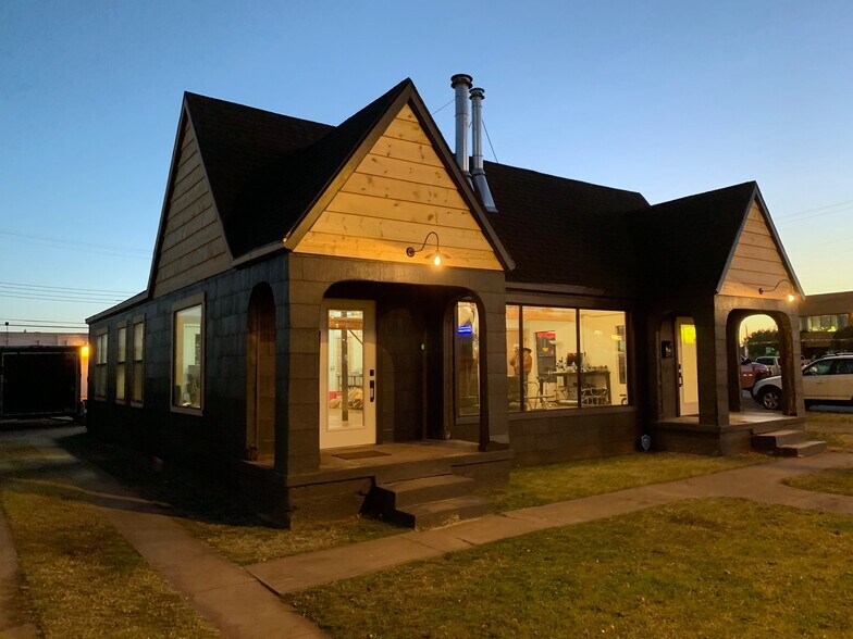 Primary Photo Of 909 W Broadway Ave, Enid Freestanding For Lease