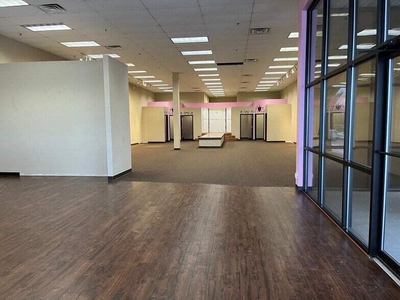 More Photos Of 655 County Road 17, Elkhart Unknown For Lease