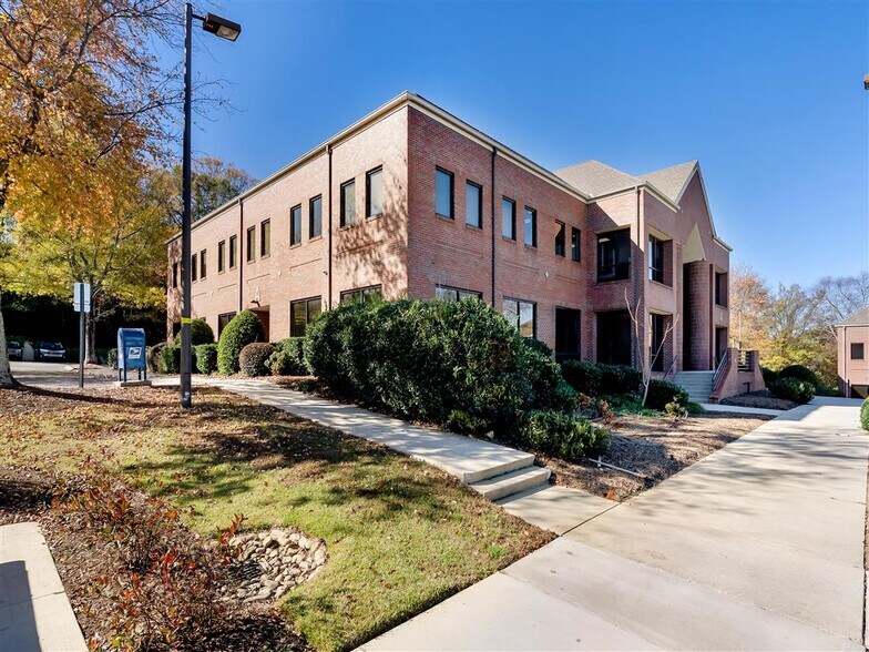 More Photos Of 330 Pelham Rd, Greenville Medical For Lease