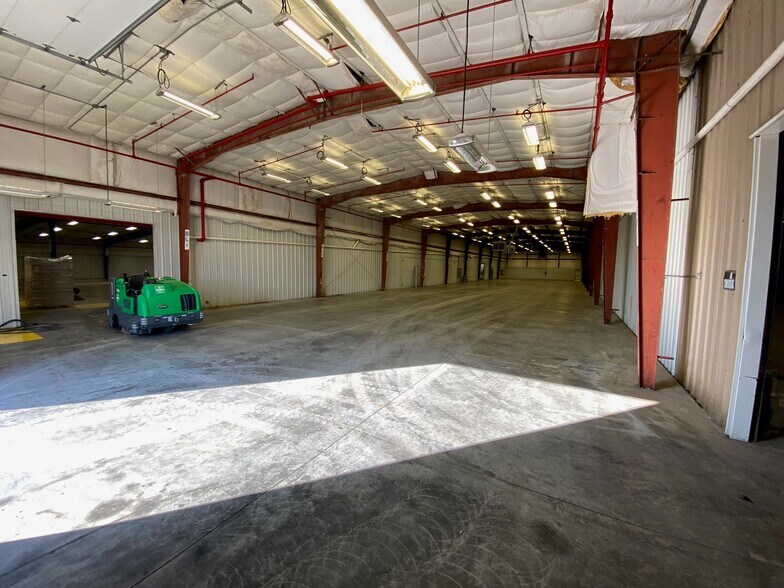 More Photos Of 2921 E 290 Rd, Grove Manufacturing For Lease