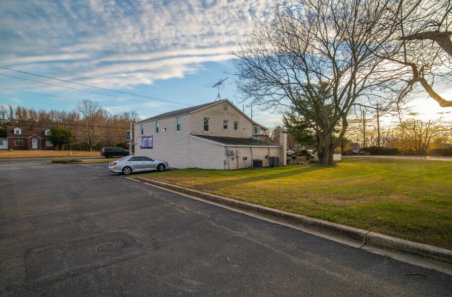 More Photos Of 11855 Hg Trueman Rd, Lusby Health Club For Lease