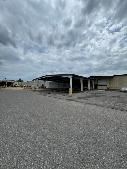 More Photos Of 11200 Wildwood Dr, Olive Branch Manufacturing For Lease