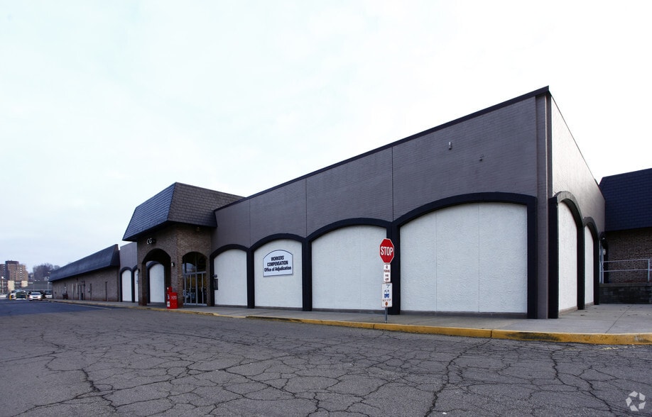 More Photos Of 100 S Jefferson St, New Castle Unknown For Lease